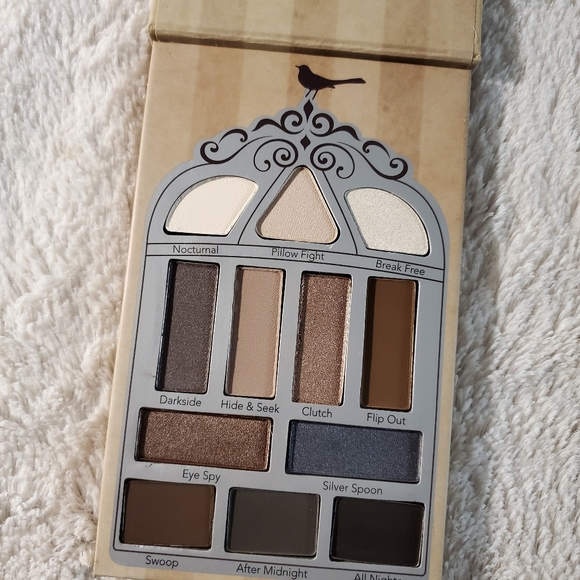 Pretty Vulgar Eyeshadow Palette - Picture 2 of 2